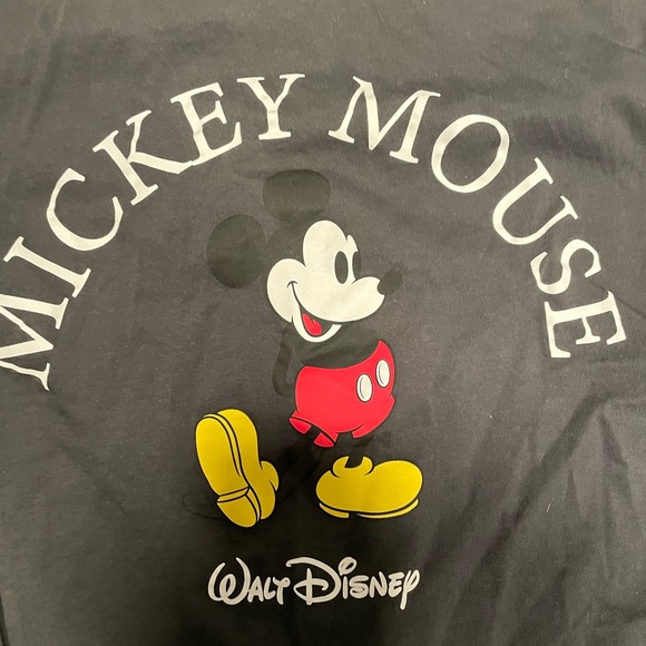 H&M / large crop Mickey black t shirt - Picture 2 of 4